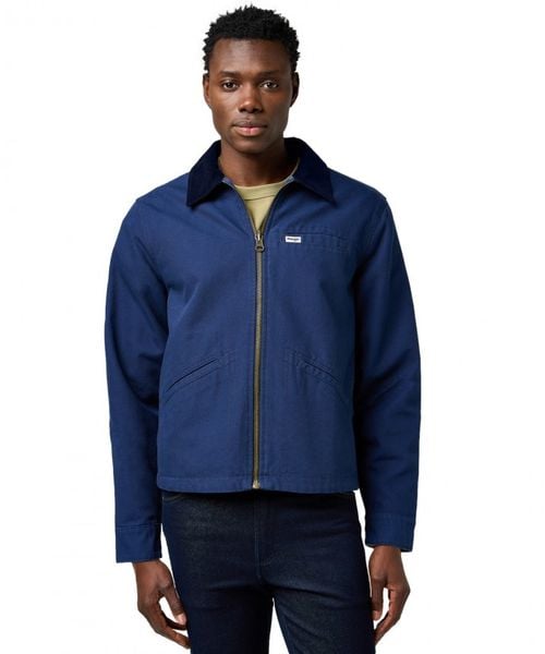 MESKA KURTKA WRANGLER UTILITY JACKET NAVY 112371573. Niebieskie kurtki męskie Wrangler, na jesień, l, bez wzorów, z bawełny, eleganckie, bez kaptura. Za 299.99 zł.