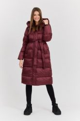 HETREGO Bordowy damski puchowy płaszcz Karen Woman Quilted Coat. Czerwone płaszcze damskie HETREGO, bez wzorów, z poliamidu, eleganckie. W wyprzedaży za 1,149.99 zł.