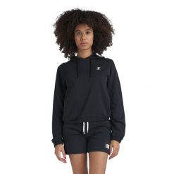 Krótka bluza z kapturem Chic Boxing. Czarne bluzy sportowe damskie LEONE 1947 APPAREL, l, bez wzorów, z tkaniny, bez ramiączek, krótkie, z kapturem. W wyprzedaży za 139.75 zł.