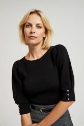 Prążkowany sweter z bufiastymi rękawami czarny. Czarne swetry klasyczne damskie MOODO, m, z poliamidu, bez kołnierzyka. W wyprzedaży za 59.99 zł.