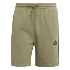 Szorty adidas Essentials 3-Stripes. Brązowe szorty męskie Adidas, z bawełny, bez kołnierzyka. Za 193.00 zł.