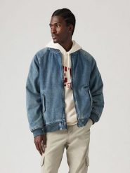 Levi's Kurtka dżinsowa w kolorze niebieskim rozmiar: XL. Niebieskie kurtki męskie Levi's, s, bez wzorów, z bawełny, bez kaptura. Za 231.13 zł.