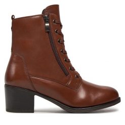 Trzewiki Caprice. Brązowe botki damskie Caprice, bez obcasa, na słupku, bez zapięcia. Za 309.99 zł.