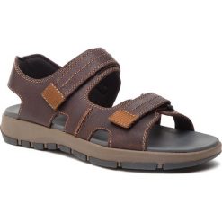 Sandały CLARKS - Brixby Shore 261315497 Dark Brown Leather. Brązowe sandały męskie Clarks, z materiału, bez zapięcia. W wyprzedaży za 209.00 zł.