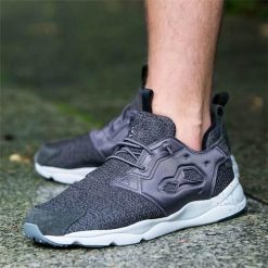 Buty do chodzenia męskie Reebok Furylite GW. Szare obuwie do biegania damskie Reebok. Za 377.00 zł.