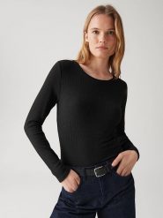 OPUS Koszulka w kolorze czarnym rozmiar: 36. Czarne bluzki damskie Opus, bez wzorów, prążkowane, bez kołnierzyka, bez ramiączek. Za 97.28 zł.