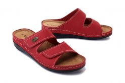 TAMARIS 27510-20 500 red, klapki damskie. Czerwone klapki damskie Tamaris, bez wzorów, bez obcasa. Za 119.94 zł.