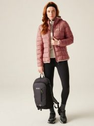 Regatta Kurtka pikowana "Asper" w kolorze jasnoróżowym rozmiar: 36. Różowe kurtki damskie Regatta, bez wzorów, bez kaptura. Za 183.15 zł.