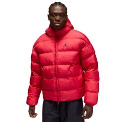 Kurtka zimowa Air Jordan Brooklyn Therma-FIT Puffer HV0532-687. Czerwone kurtki męskie Jordan, na zimę, m, bez wzorów, sportowe, bez kaptura. Za 838.35 zł.