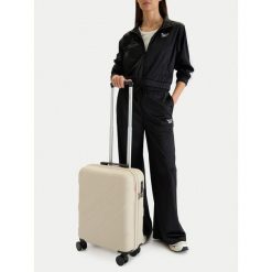 Walizka kabinowa Reebok. Brązowe walizki Reebok, bez wzorów. Za 279.99 zł.