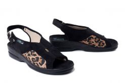 ADANEX 29645 ASK84VNN czarny, sandały damskie. Czarne sandały damskie Adanex, bez wzorów, z gumy, bez obcasa. Za 149.90 zł.