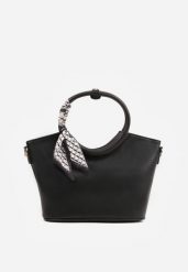 Czarna Torebka Shopper z Paskiem i Okrągłymi Rączkami Zdobionymi Chustą Kassone. Czarne shopper bag damskie Renee, z aplikacjami, z jeansu, na ramię, zdobione, bez dodatków. Za 119.99 zł.