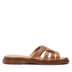 Klapki Bata. Brązowe klapki damskie Bata, bez wzorów, bez obcasa. Za 209.99 zł.