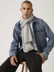 Levi's Szal w kolorze szarym - dł. 180 cm rozmiar: onesize. Szare szaliki męskie Levi's, bez wzorów, z bawełny. Za 119.68 zł.