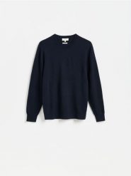 Sweter z wełną merino i kaszmirem - granatowy. Niebieskie swetry męskie Reserved, l, bez wzorów, z kaszmiru, bez kołnierzyka. Za 299.99 zł.