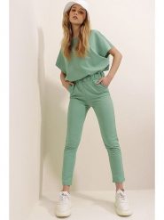 Trend Alaçatı Stili 2-częściowy zestaw w kolorze zielonym rozmiar: L. Zielone spodnie dresowe damskie Trend Alaçatı Stili, l, bez wzorów, z dresówki. Za 78.99 zł.