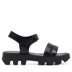 Sandały Lasocki. Czarne sandały damskie Lasocki, bez wzorów, bez obcasa, na płaskiej podeszwie. Za 149.99 zł.