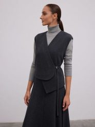 BGN Kamizelka w kolorze antracytowym rozmiar: 34. Czarne kamizelki damskie BGN. Za 117.73 zł.