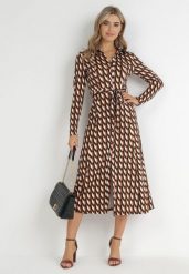 Brązowa Sukienka Koszulowa w Geometryczny Wzór Kelsam. Brązowe sukienki damskie Born2be, l, bez wzorów, eleganckie, bez kołnierzyka, bez ramiączek, midi, koszulowe. W wyprzedaży za 175.99 zł.