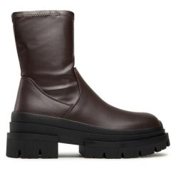 Botki ONLY Shoes. Brązowe botki damskie ONLY Shoes, bez obcasa, na płaskiej podeszwie, bez zapięcia. Za 289.99 zł.