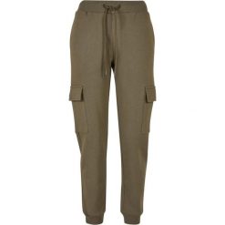 Damski kombinezon typu cargo jogging Urban Classics GT. Zielone kombinezony damskie Urban Classics, bez wzorów, sportowe, bez kołnierzyka, bez ramiączek, długie. Za 237.00 zł.