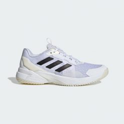 Buty halowe Crazyflight 6. Białe buty sportowe na co dzień męskie Adidas, z gumy, bez zapięcia, trekkingowe. Za 571.45 zł.