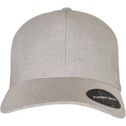 Czapka Z Daszkiem Delta Carbon. Szare czapki z daszkiem damskie FLEXFIT, bez wzorów. Za 105.99 zł.