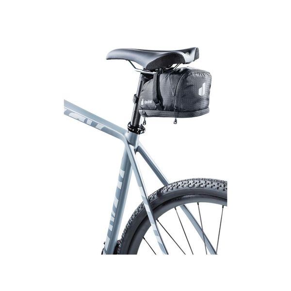 Torba rowerowa podsiodłowa Deuter BIKE BAG 1,1 + 0,3 L. Czarne torebki klasyczne damskie Deuter, bez wzorów, z materiału, bez dodatków. Za 92.39 zł.