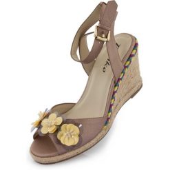 Sandały na koturnie Tamiko damskie 40 – jasny róż. Brązowe sandały damskie ZIKKO, bez wzorów, bez obcasa, na koturnie. Za 150.99 zł.