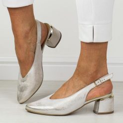 Złote skórzane Polskie czółenka damskie na obcasie bez pięty Deoni D1450A. Żółte czółenka damskie Deoni, bez wzorów, ze skóry, bez obcasa, na obcasie. Za 439.00 zł.