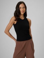 4F Top slim z prążkowanej dzianiny damski - czarny XS. Czarne topy damskie 4f, uniwersalny, bez wzorów, z bawełny, bez kołnierzyka. W wyprzedaży za 29.99 zł.