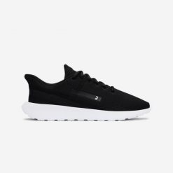Buty sportowe męskie Decathlon KLNJ Be Essential. Czarne buty sportowe na co dzień męskie Decathlon, z poliesteru, bez zapięcia, trekkingowe. Za 79.99 zł.