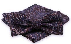 Fioletowo-Brązowa Mucha Męska -ALTIES- z Taką Samą Poszetką, w Orientalny Wzór. Brązowe krawaty i muchy męskie Alties, bez wzorów, eleganckie. Za 54.00 zł.