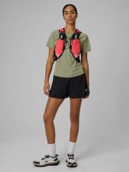 4F Spodenki do biegania szybkoschnące damskie - czarne M. Czarne szorty damskie 4f, bez wzorów, z podwyższonym stanem. Za 129.99 zł.