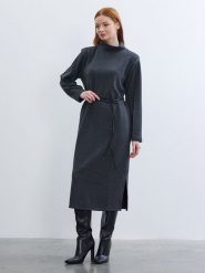 BGN Sukienka w kolorze szarym rozmiar: 38. Szare sukienki damskie BGN, na imprezę, bez wzorów, prążkowane, bez kołnierzyka, bez ramiączek, midi. Za 143.99 zł.