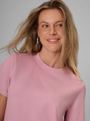4F T-shirt regular gładki damski - różowy L. Czerwone t-shirty damskie 4f, l, bez wzorów, z bawełny, bez kołnierzyka. Za 69.99 zł.