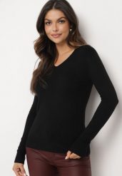 Czarny Sweter z Bawełną i Dekoltem w Serek Etarevia. Czarne swetry klasyczne damskie Born2be, z bawełny, bez kołnierzyka. Za 34.99 zł.