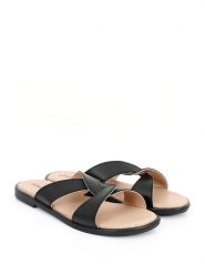 GÖNDERİ® Klapki w kolorze czarnym rozmiar: 41. Czarne klapki damskie bez wzorów, bez obcasa. Za 395.45 zł.