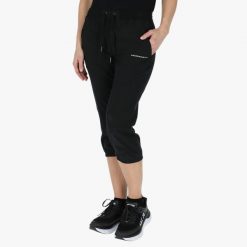 Spodnie treningowe damskie Swedemount Womens 3/4 Pants. Czarne spodnie dresowe damskie SWEDEMOUNT, na fitness i siłownię. Za 169.99 zł.