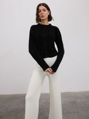 BGN Kardigan w kolorze czarnym rozmiar: 40. Czarne kardigany damskie BGN, bez wzorów, z wełny. Za 131.12 zł.