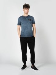 Guess T-Shirt "Patch" | X3GI08KAK90 | Mężczyzna | Niebieski. Niebieskie t-shirty męskie Guess, m, z aplikacjami, z bawełny, bez kołnierzyka. W wyprzedaży za 159.00 zł.