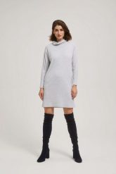 Sukienka z golfem szara. Szare sukienki damskie MOODO, l, bez wzorów, z elastanu, bez kołnierzyka, bez ramiączek. W wyprzedaży za 39.99 zł.