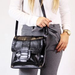 Torebka skórzana damska listonoszka DAN-A T30 czarna. Czarne shopper bag damskie DAN-A, bez wzorów, ze skóry, bez dodatków. Za 349.99 zł.