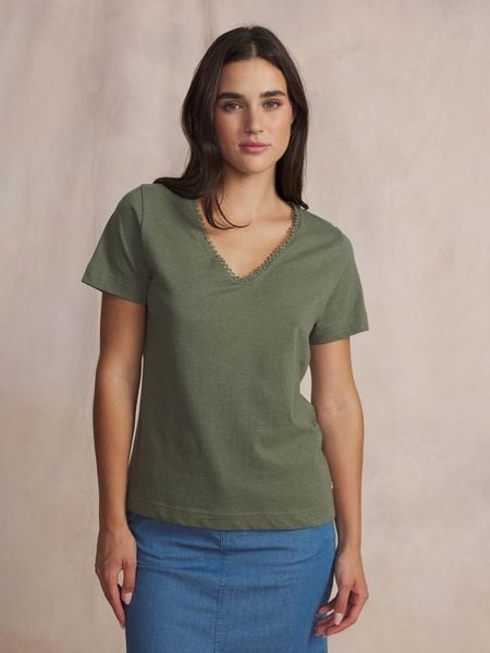 Damska koszulka z dekoltem w szpic TBS Adama. Zielone t-shirty damskie Tbs, m, bez wzorów, z bawełny, bez kołnierzyka. Za 170.00 zł.