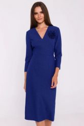 Elegancka sukienka ołówkowa z dekoltem V niebieska. Niebieskie sukienki damskie Stylove, na co dzień, xxl, bez wzorów, z elastanu, eleganckie, bez kołnierzyka, bez ramiączek, midi, dopasowane. Za 449.00 zł.