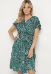 Zielona Sukienka Kepherine. Zielone sukienki damskie Born2be, l, bez wzorów, z materiału, bez kołnierzyka, bez ramiączek, mini, kopertowe. W wyprzedaży za 55.99 zł.