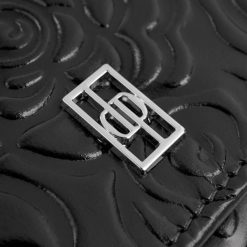 Portfel damski skórzany z tłoczeniem w kwiaty czarny z ochroną RFID Paolo Peruzzi AL-12-BL. Brązowe portfele damskie bez wzorów, ze skóry. Za 89.00 zł.