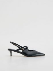 Czółenka na obcasie kitten - czarny. Czarne czółenka damskie Reserved, bez wzorów, ze skóry, bez obcasa, na obcasie. Za 159.99 zł.