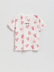 Świąteczny t-shirt z nadrukiem - wielobarwny. Koszulki dziewczęce Reserved, bez wzorów, z bawełny, bez ramiączek. Za 19.99 zł.