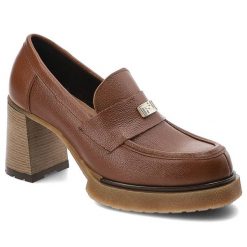 Brązowe Półbuty Armodo Eleganckie Obuwie Na Obcasie. Brązowe półbuty damskie Armodo, z aplikacjami, z nubiku, eleganckie, bez obcasa, na obcasie. Za 299.00 zł.